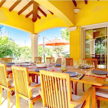 Beautiful Giens Peninsula Holiday home *